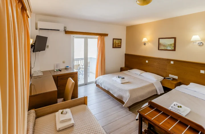Family/ Quadruple Room with Partial Sea View